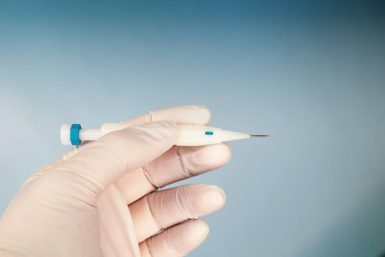 why do we use the choi pen implanter for your DHI hair transplants