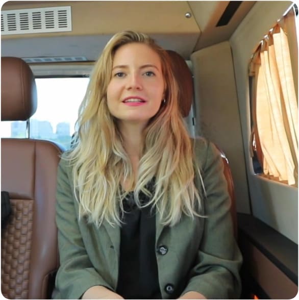 selina introduces herself